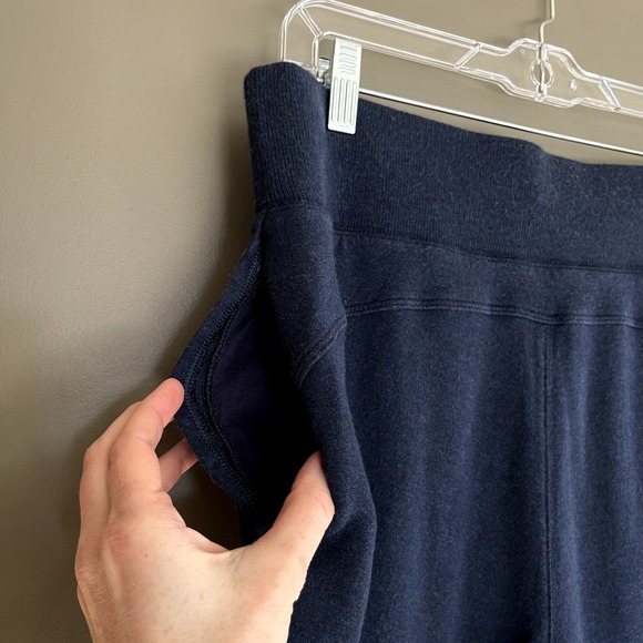 Athleta Breathe Shortie Short Navy Blue Size Medium Sheer Mesh Cutout Athletic - Picture 9 of 15